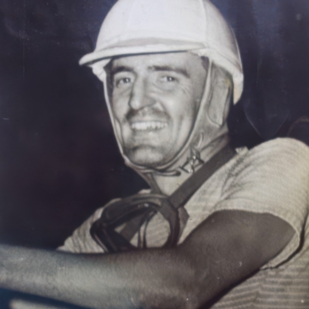 Manny Ayulo - Formula 1 Driver Photo