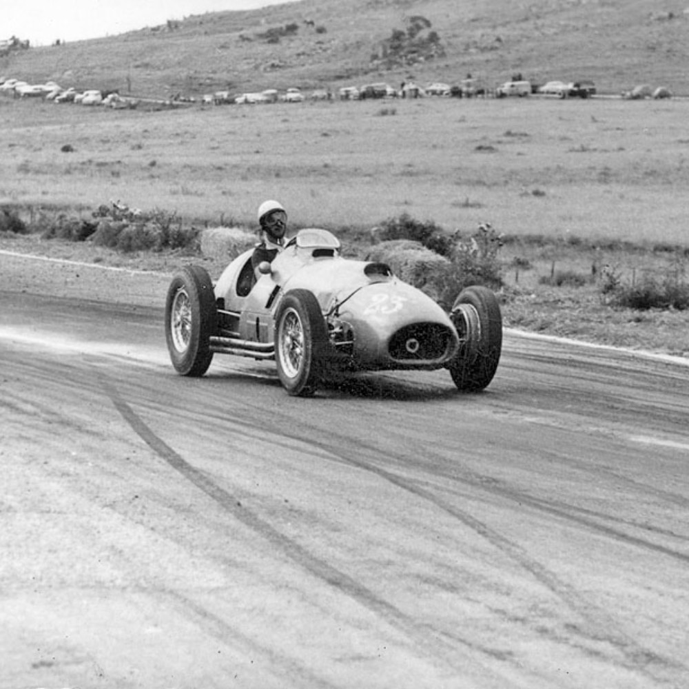 Óscar González - Formula 1 Driver Photo